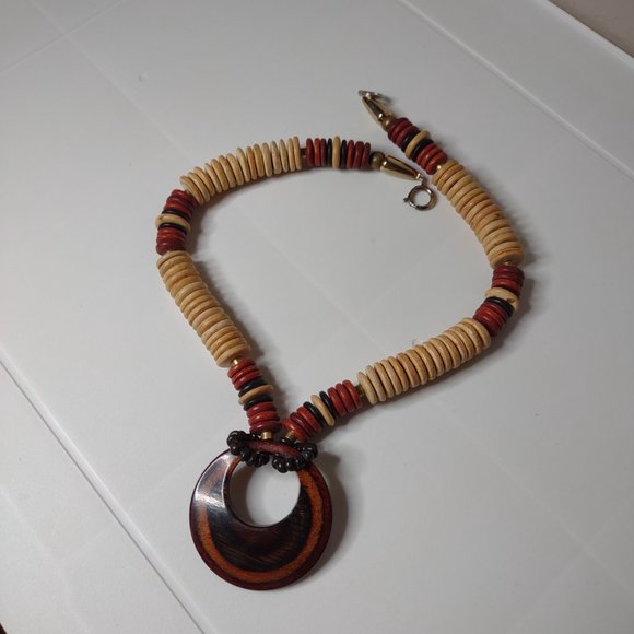 Very Cool Wooden Bead And Pendant Necklace 19 Inches Long - Picture 2 of 13